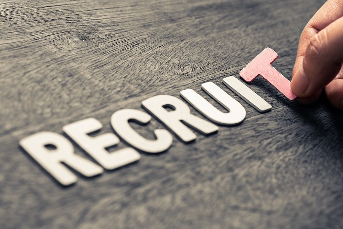 RECRUITE